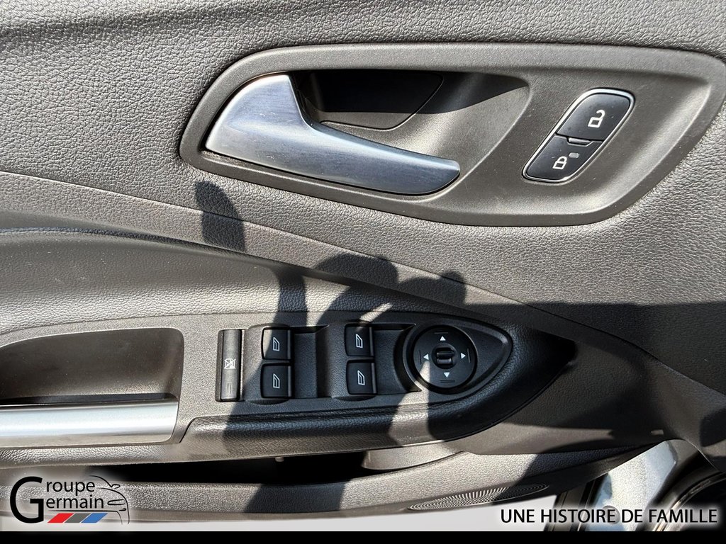 2017 Ford Escape in Donnacona, Quebec - 13 - w1024h768px