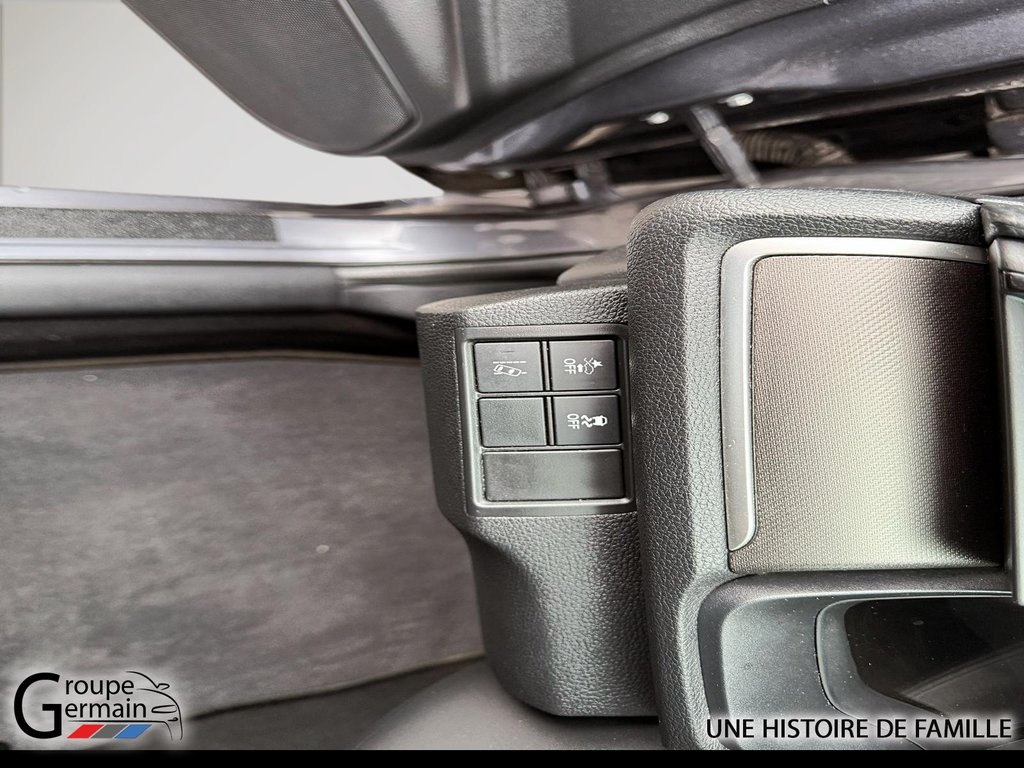 2020 Honda CIVIC in Donnacona, Quebec - 11 - w1024h768px