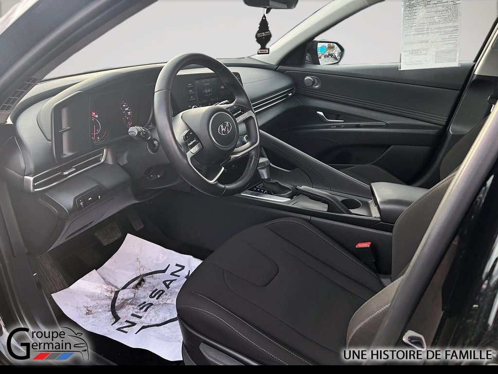 2022 Hyundai Elantra in Donnacona, Quebec - 12 - w1024h768px