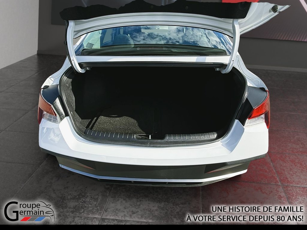 2024 Hyundai ELANTRA in Donnacona, Quebec - 24 - w1024h768px