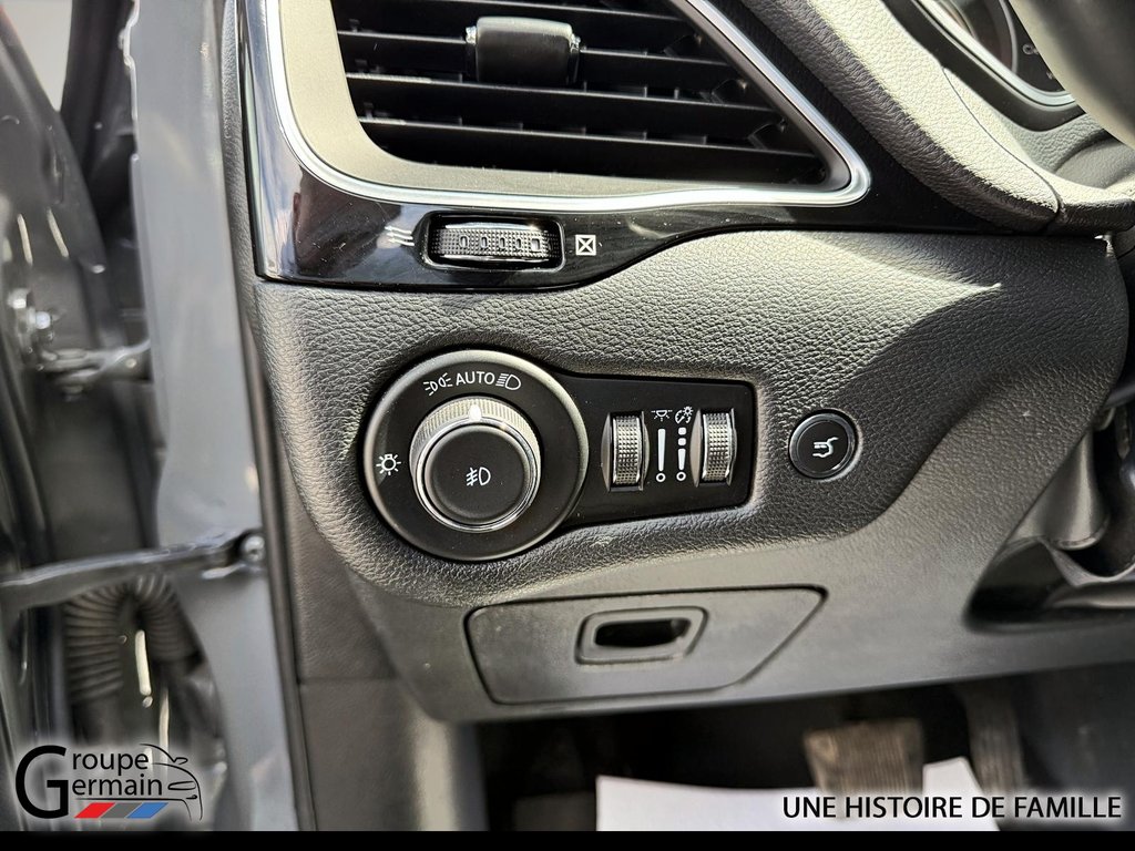 2023 Jeep CHEROKEE in Donnacona, Quebec - 10 - w1024h768px