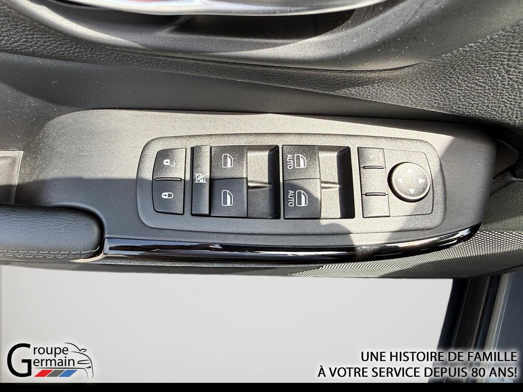 2023 Jeep CHEROKEE in Donnacona, Quebec - 23 - w1024h768px