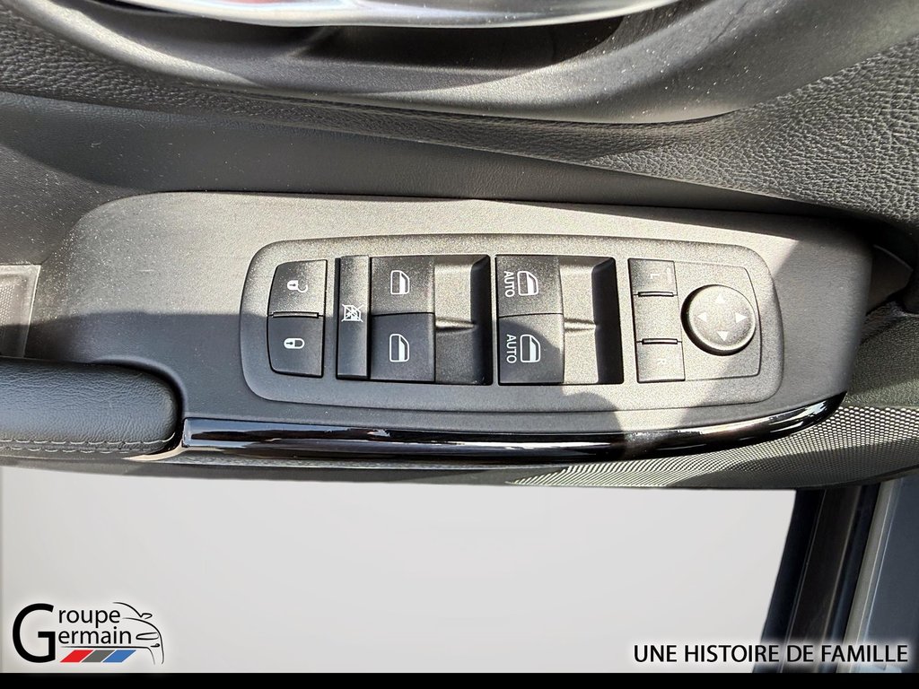 2023 Jeep CHEROKEE in Donnacona, Quebec - 23 - w1024h768px