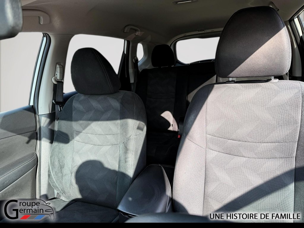 2016 Nissan Rogue in Donnacona, Quebec - 12 - w1024h768px