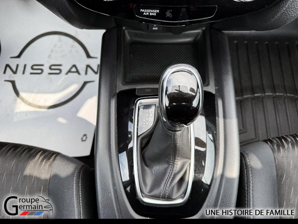 2017 Nissan Rogue in Donnacona, Quebec - 17 - w1024h768px