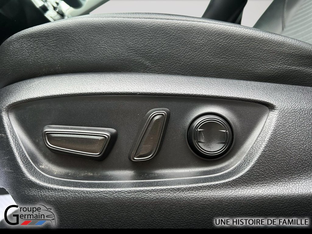 2024 Toyota Camry in Donnacona, Quebec - 13 - w1024h768px