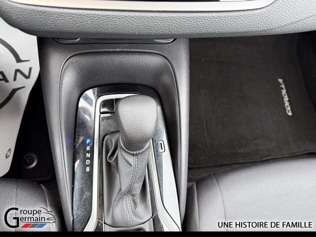 2022 Toyota COROLLA in Donnacona, Quebec - 41 - w1024h768px