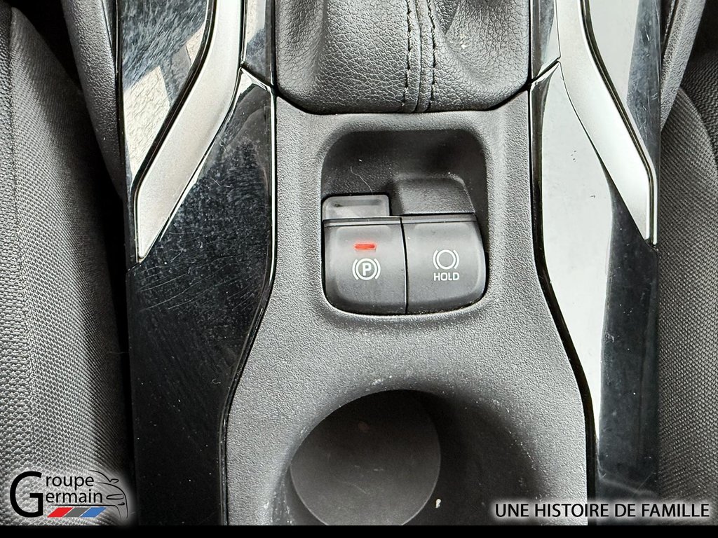 2022 Toyota COROLLA in Donnacona, Quebec - 42 - w1024h768px