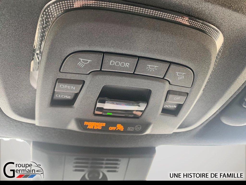 2023 Toyota Corolla in Donnacona, Quebec - 23 - w1024h768px