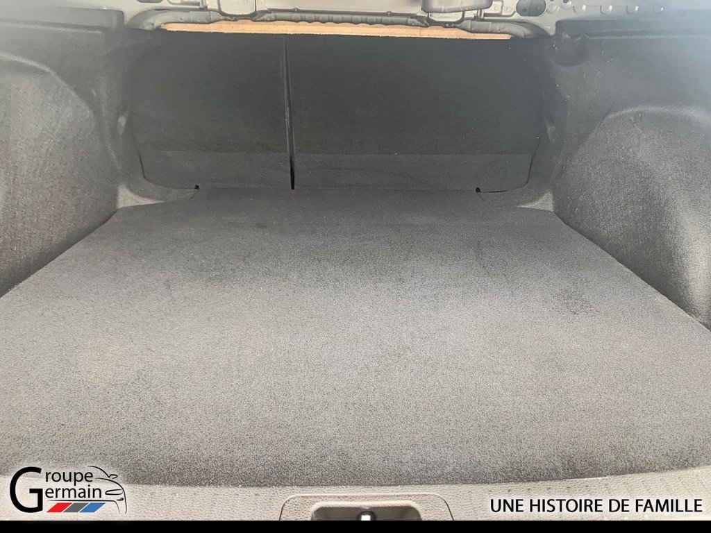 2023 Toyota Corolla in Donnacona, Quebec - 10 - w1024h768px