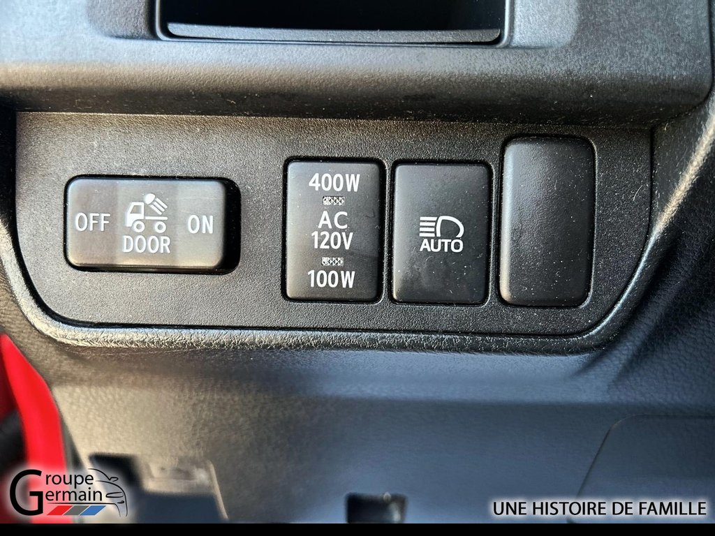 2018 Toyota Tacoma in Donnacona, Quebec - 15 - w1024h768px