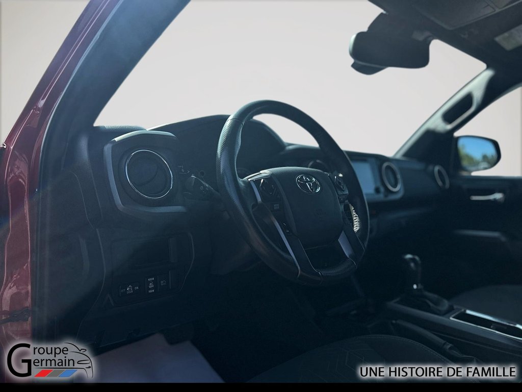 2018 Toyota Tacoma in Donnacona, Quebec - 13 - w1024h768px