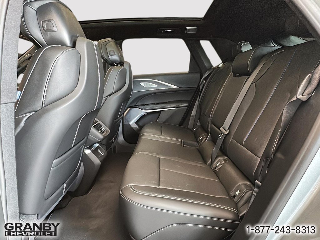 2026 Cadillac LYRIQ-V ELECTRIC AWD (1SV) in Granby, Quebec - 11 - w1024h768px