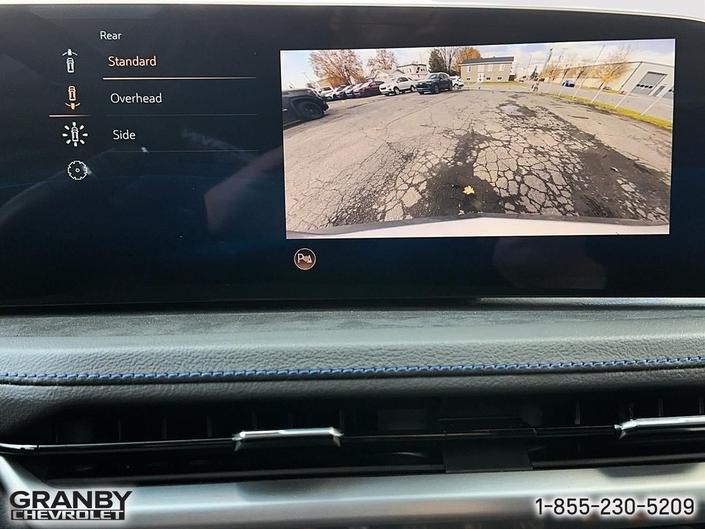 2025 Cadillac XT4 in Granby, Quebec - 21 - w1024h768px