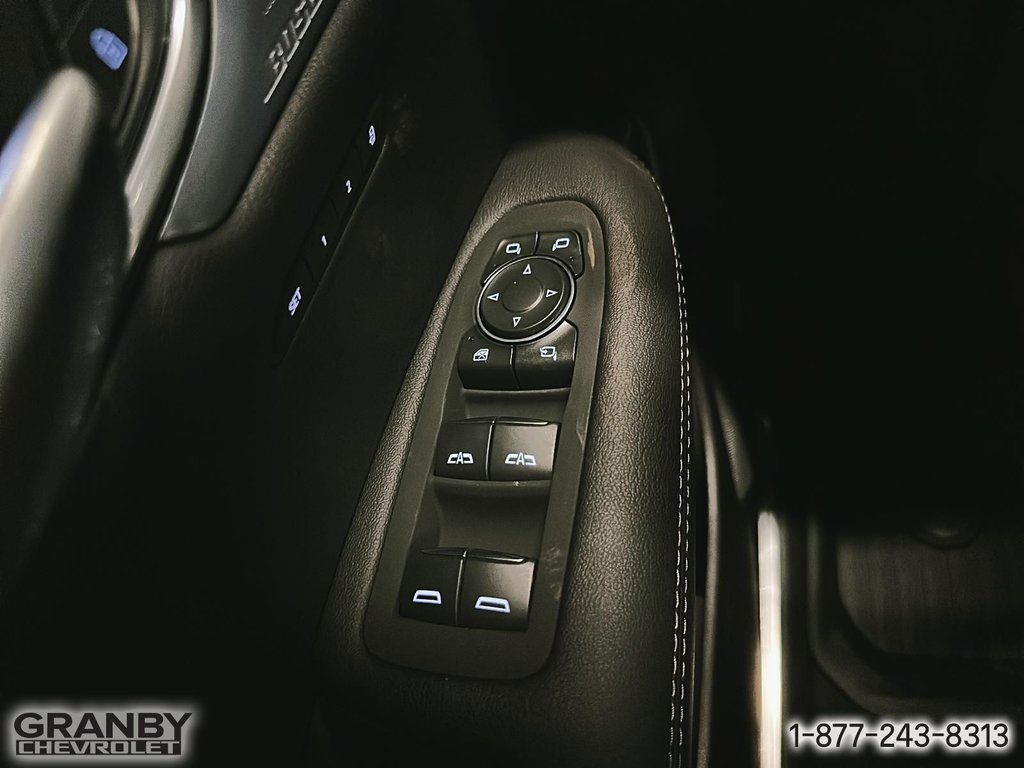 2025 Cadillac XT5 in Granby, Quebec - 14 - w1024h768px