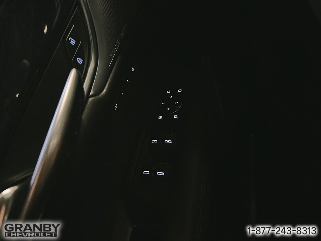 2025 Cadillac XT5 in Granby, Quebec - 14 - w1024h768px