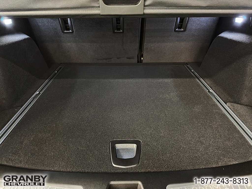 2025 Cadillac XT5 in Granby, Quebec - 9 - w1024h768px