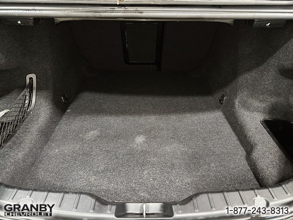 2013 BMW 5 Series 528i xDrive in Granby, Quebec - 9 - w1024h768px