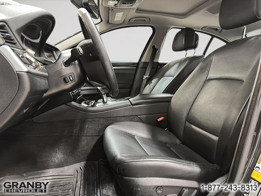 2013 BMW 5 Series 528i xDrive in Granby, Quebec - 11 - w1024h768px