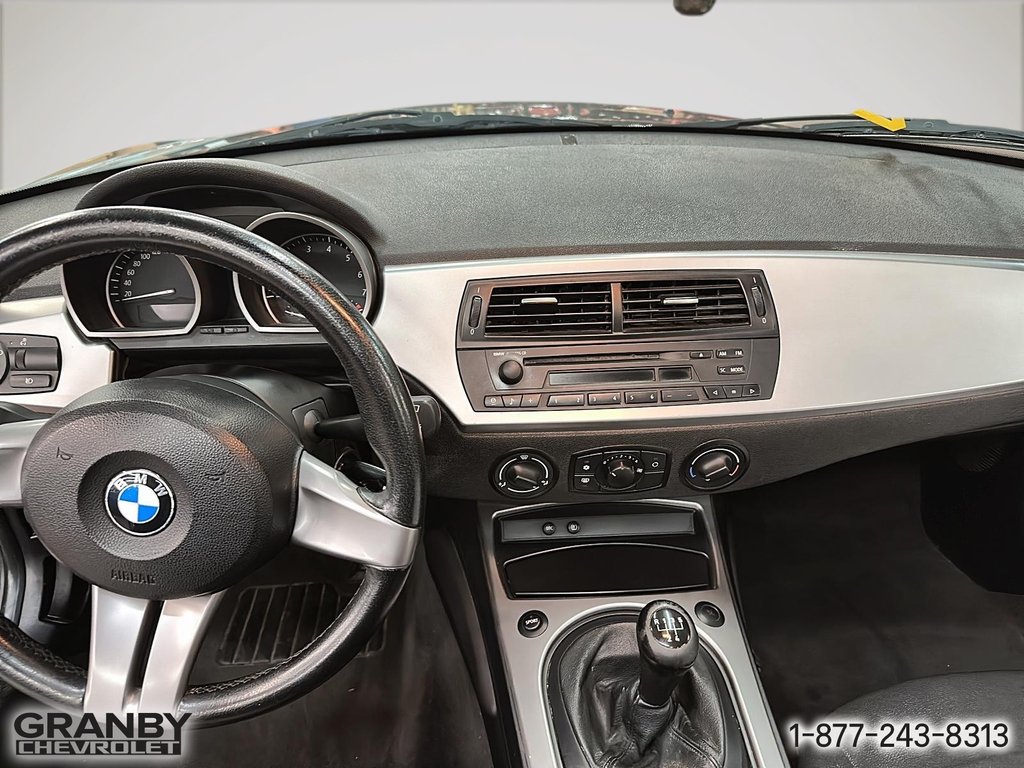 2005 BMW Z4 in Granby, Quebec - 12 - w1024h768px