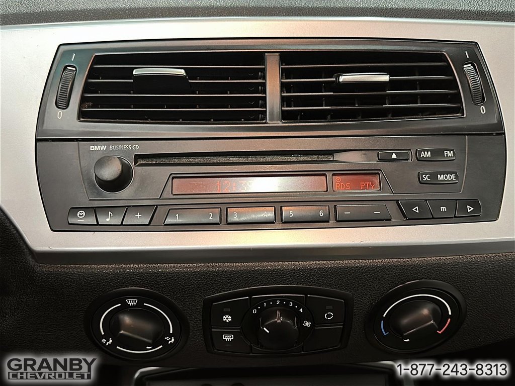 2005 BMW Z4 in Granby, Quebec - 16 - w1024h768px