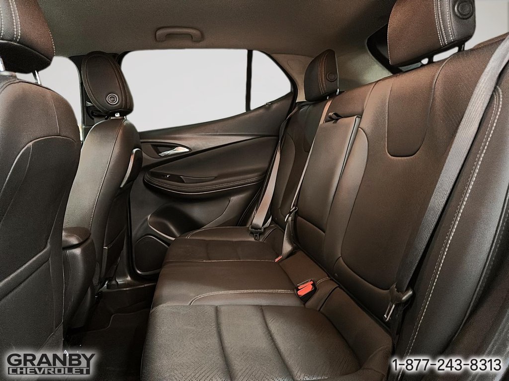 2022 Buick Encore GX Essence AWD in Granby, Quebec - 13 - w1024h768px