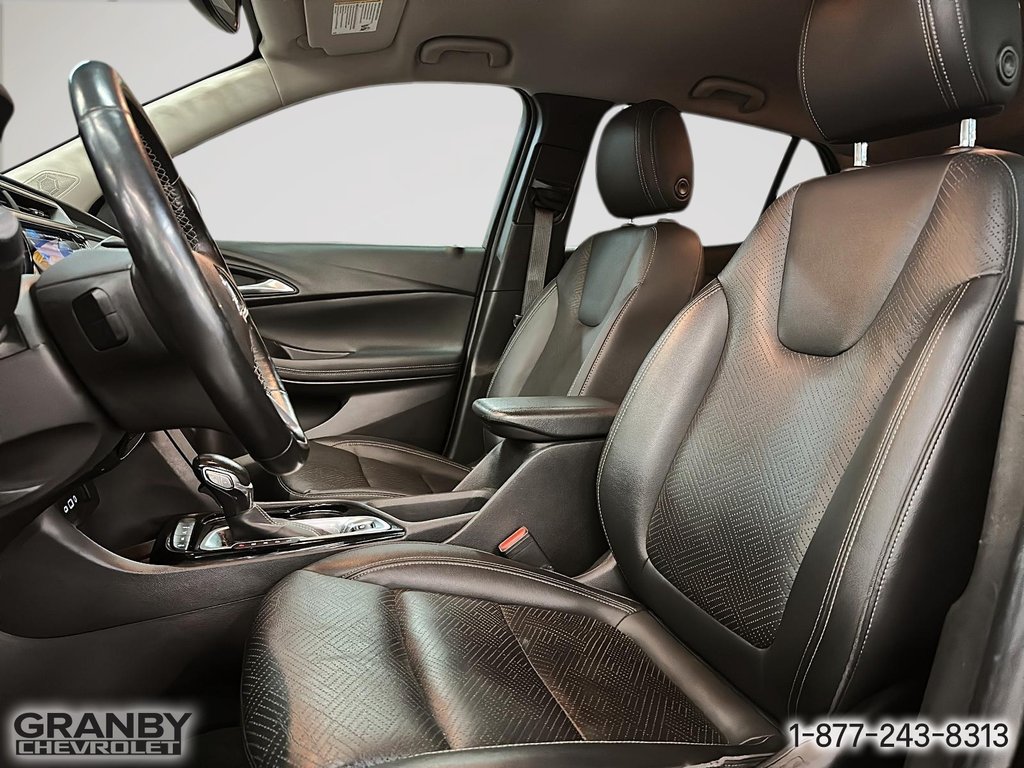 2022 Buick Encore GX Essence AWD in Granby, Quebec - 12 - w1024h768px