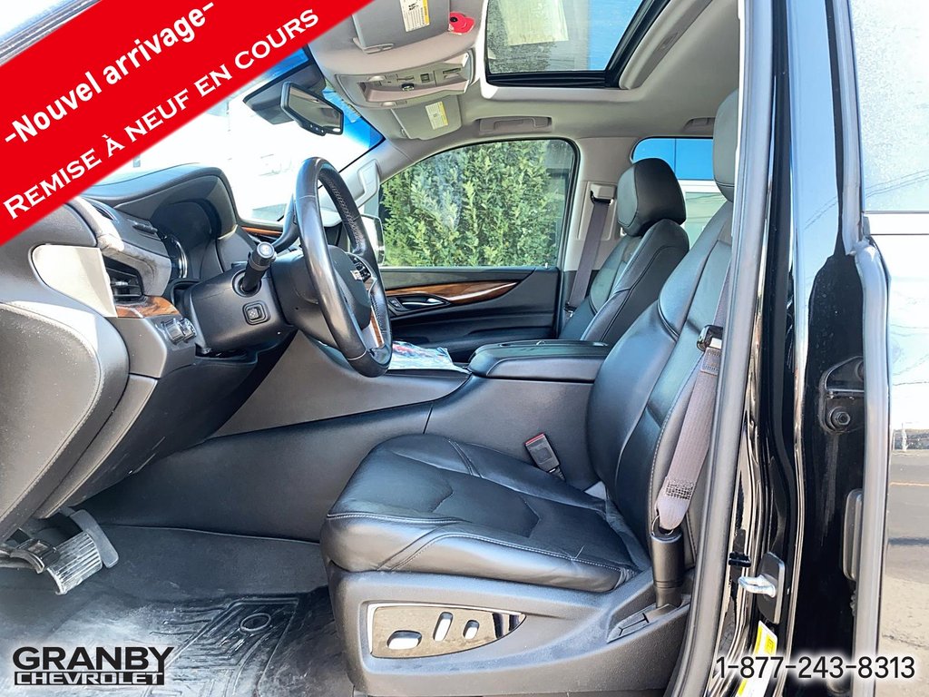 Cadillac Escalade Luxury Collection 2016 à Granby, Québec - 12 - w1024h768px
