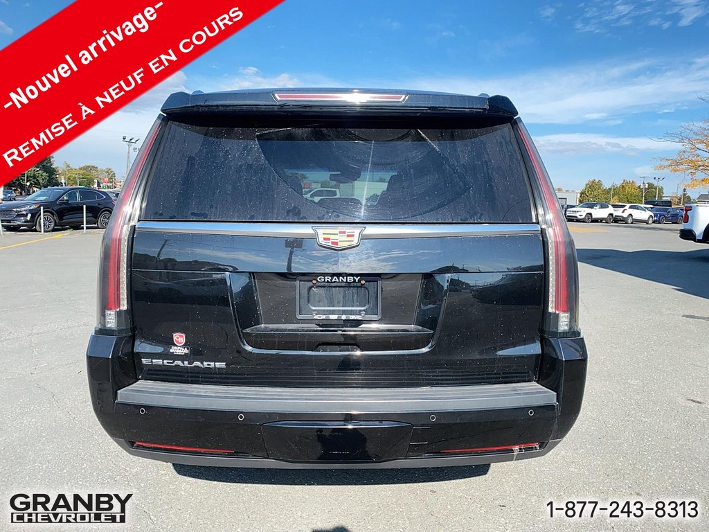 Cadillac Escalade Luxury Collection 2016 à Granby, Québec - 6 - w1024h768px
