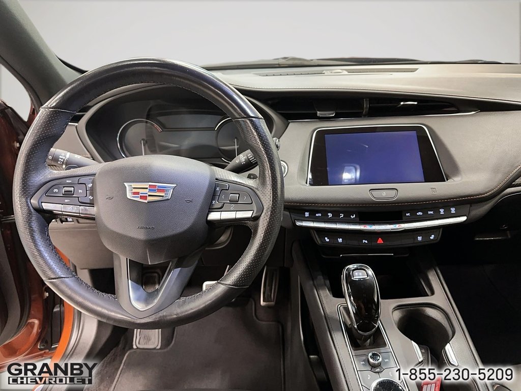 2020 Cadillac XT4 in Granby, Quebec - 10 - w1024h768px