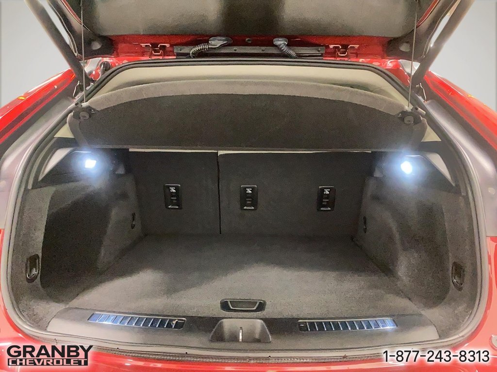 2020 Cadillac XT4 in Granby, Quebec - 10 - w1024h768px