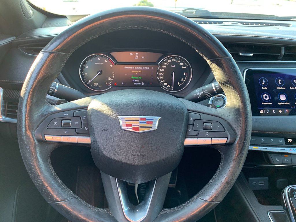 2021 Cadillac XT4 in Granby, Quebec - 10 - w1024h768px