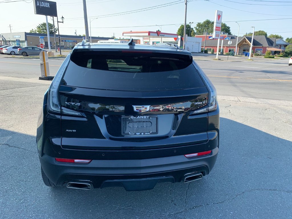 2021 Cadillac XT4 in Granby, Quebec - 6 - w1024h768px