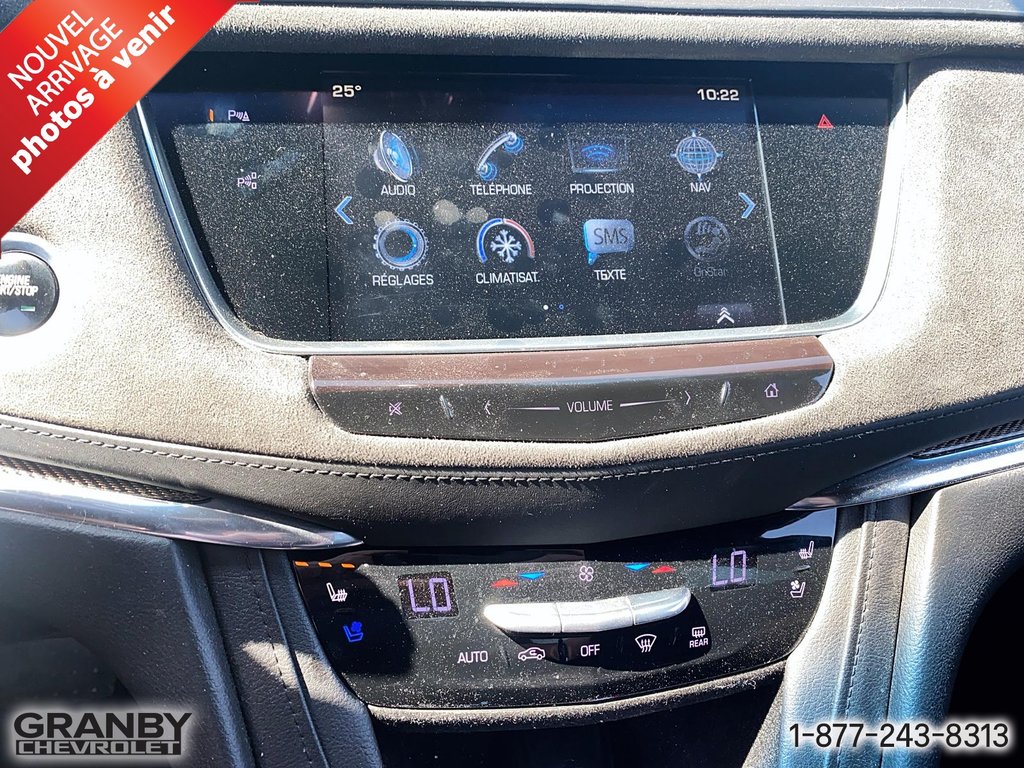 2017 Cadillac XT5 Platinum AWD in Granby, Quebec - 14 - w1024h768px