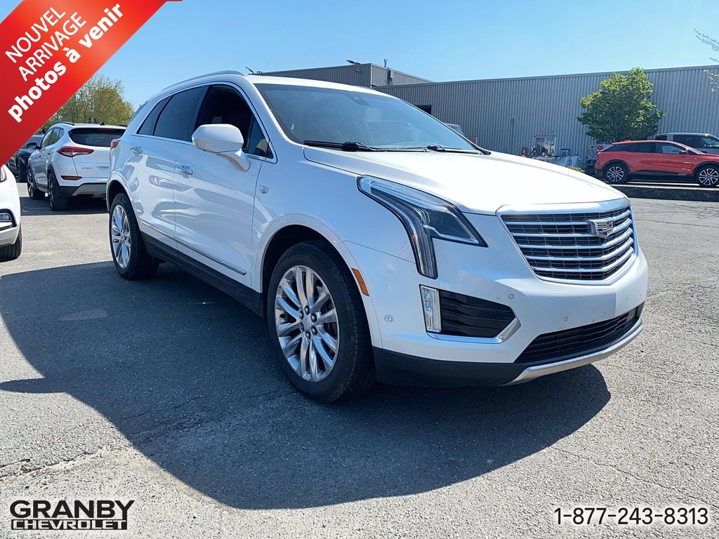 2017 Cadillac XT5 Platinum AWD in Granby, Quebec - 2 - w1024h768px