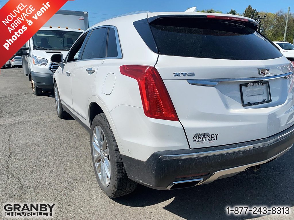 2017 Cadillac XT5 Platinum AWD in Granby, Quebec - 6 - w1024h768px