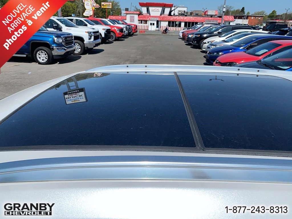 2017 Cadillac XT5 Platinum AWD in Granby, Quebec - 8 - w1024h768px
