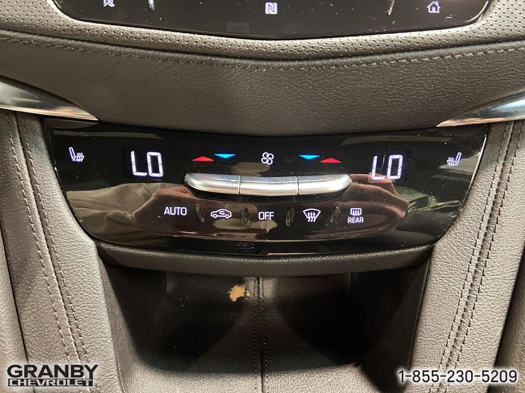 2020 Cadillac XT5 in Granby, Quebec - 14 - w1024h768px