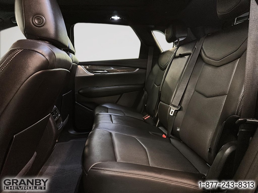 2021 Cadillac XT5 AWD Sport in Granby, Quebec - 13 - w1024h768px