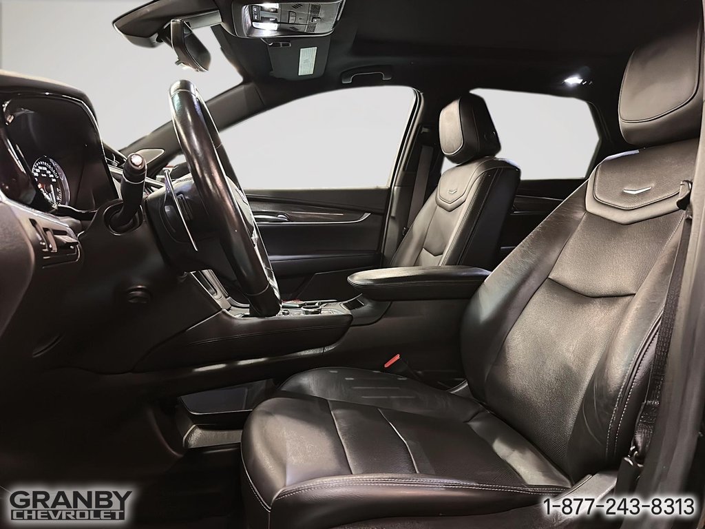 2021 Cadillac XT5 AWD Sport in Granby, Quebec - 12 - w1024h768px