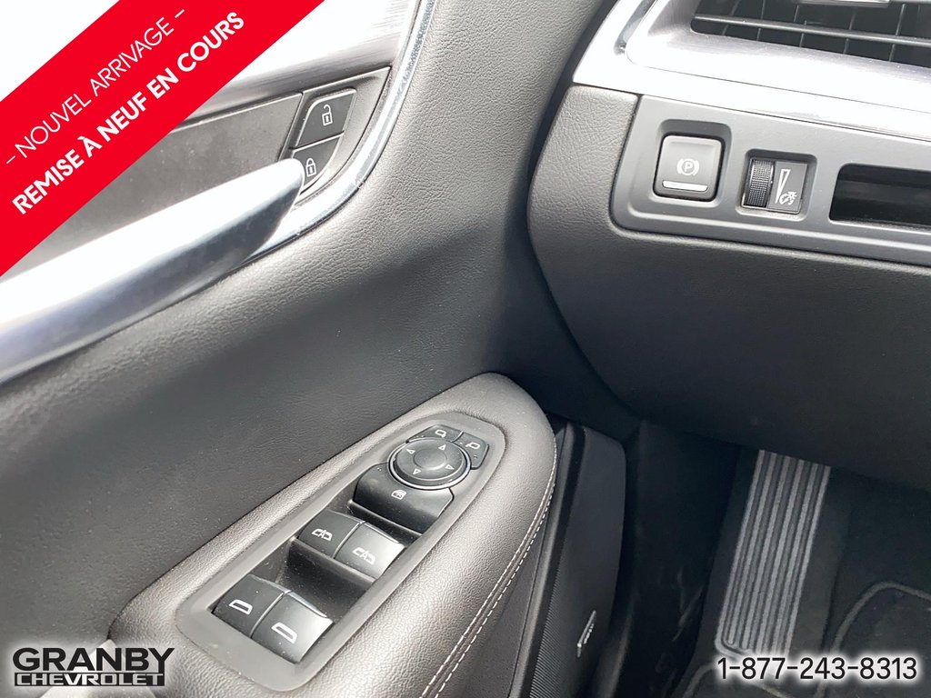 2024 Cadillac XT5 AWD Luxury in Granby, Quebec - 12 - w1024h768px