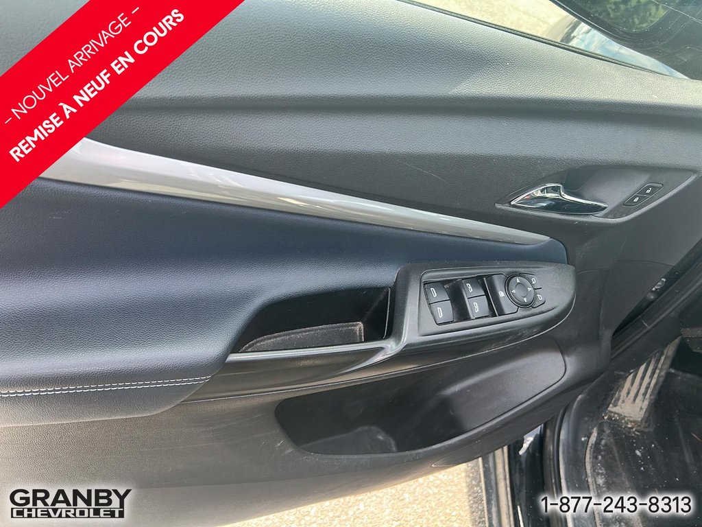 2022 Chevrolet Bolt EUV LT in Granby, Quebec - 8 - w1024h768px