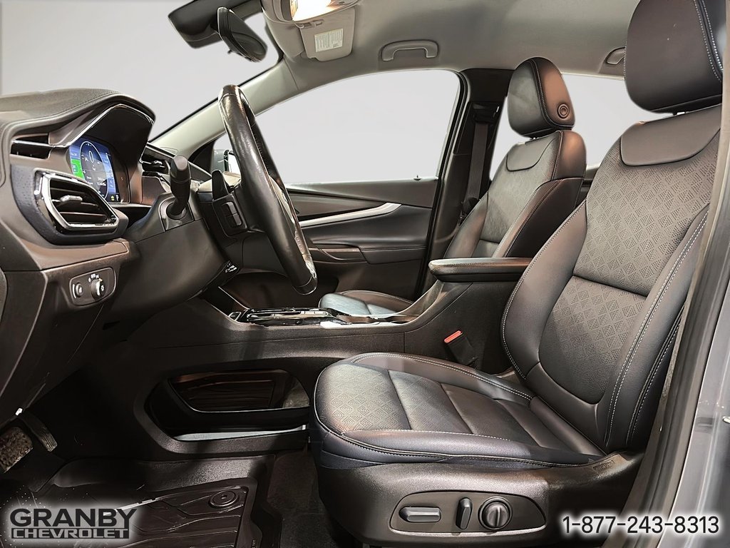 2023 Chevrolet Bolt EUV Premier in Granby, Quebec - 12 - w1024h768px