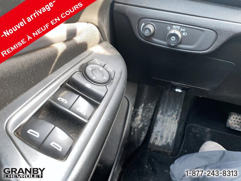 2023 Chevrolet Bolt EUV in Granby, Quebec - 13 - w1024h768px