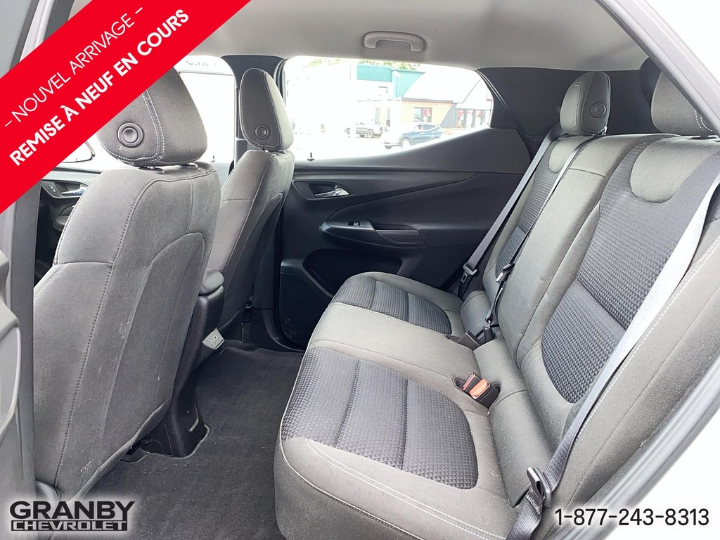 2023 Chevrolet Bolt EUV LT in Granby, Quebec - 9 - w1024h768px