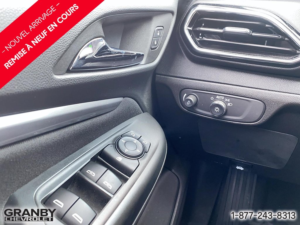 2023 Chevrolet Bolt EUV LT in Granby, Quebec - 12 - w1024h768px
