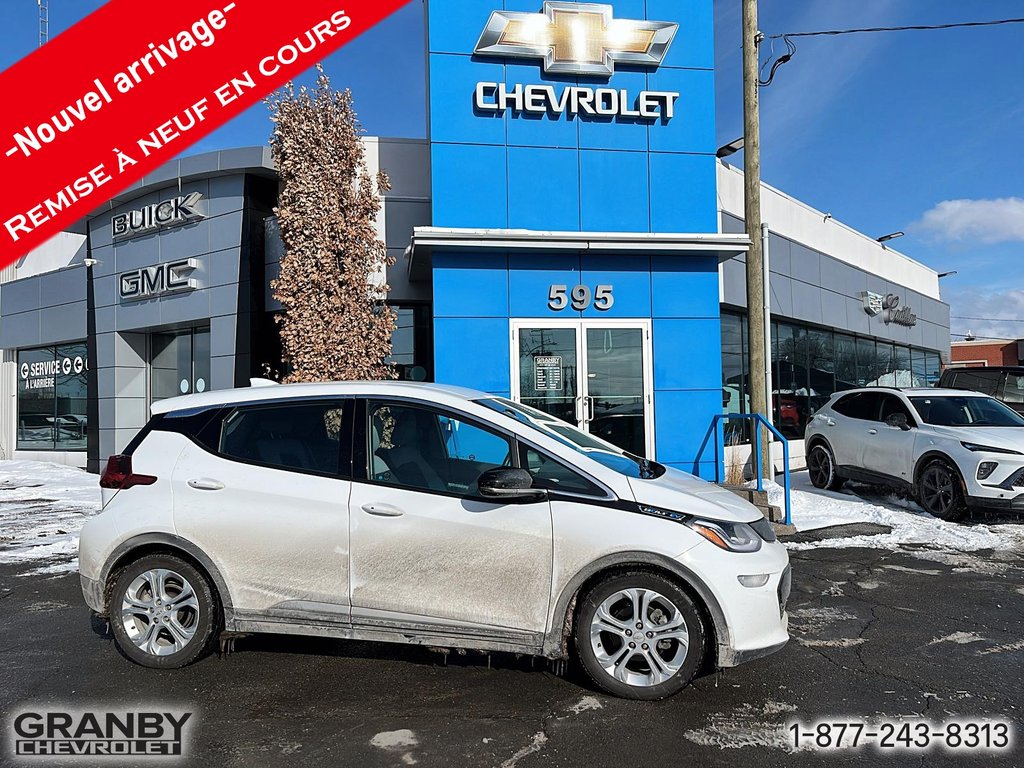 2017 Chevrolet Bolt EV in Granby, Quebec - 1 - w1024h768px