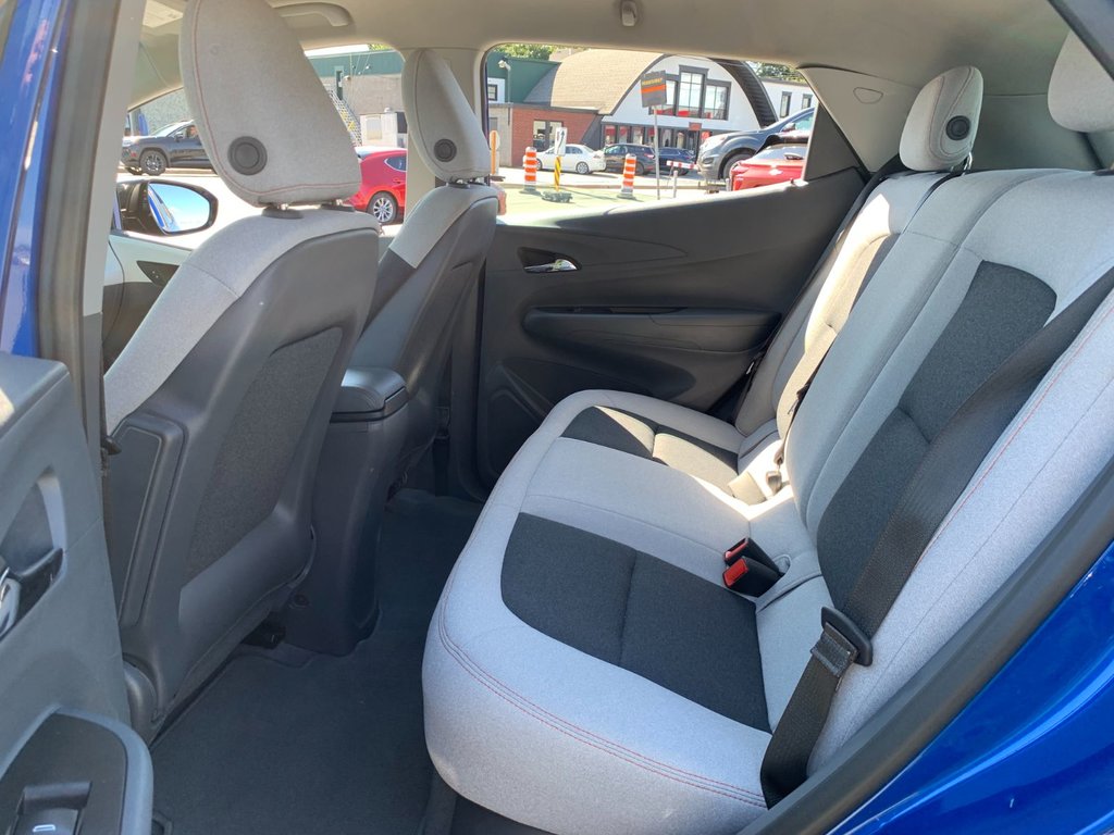 2020 Chevrolet Bolt EV in Granby, Quebec - 9 - w1024h768px