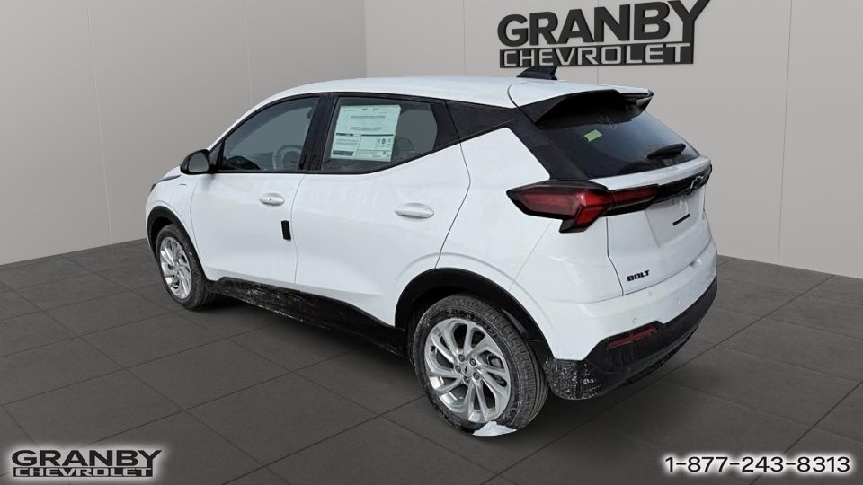 2027 Chevrolet Bolt EV in Granby, Quebec - 2 - w1024h768px