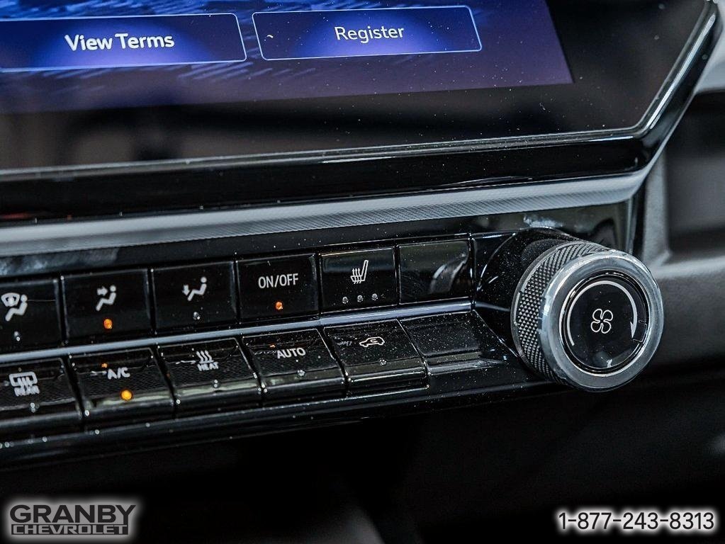 2027 Chevrolet Bolt in Granby, Quebec - 14 - w1024h768px